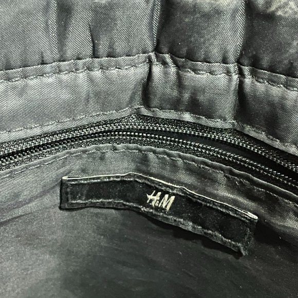 H&M black suede satchel bag with gold link chain strap. - Picture 5 of 5